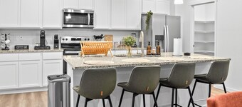 4 BR, Near Airport, Downtown Denver & Gaylord Resort, Sleeps 14