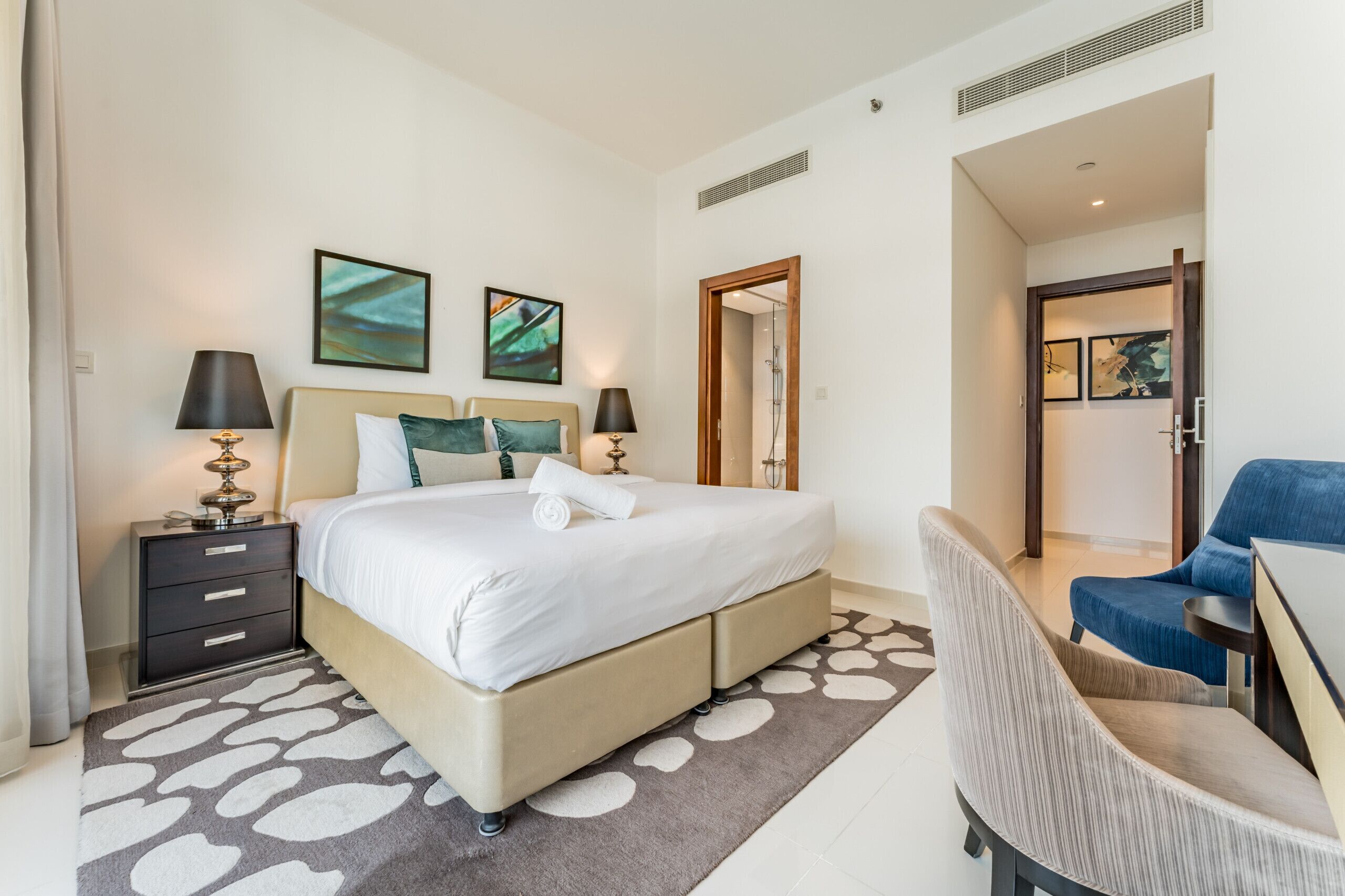 2 bedrooms, in-room safe, iron/ironing board, free WiFi