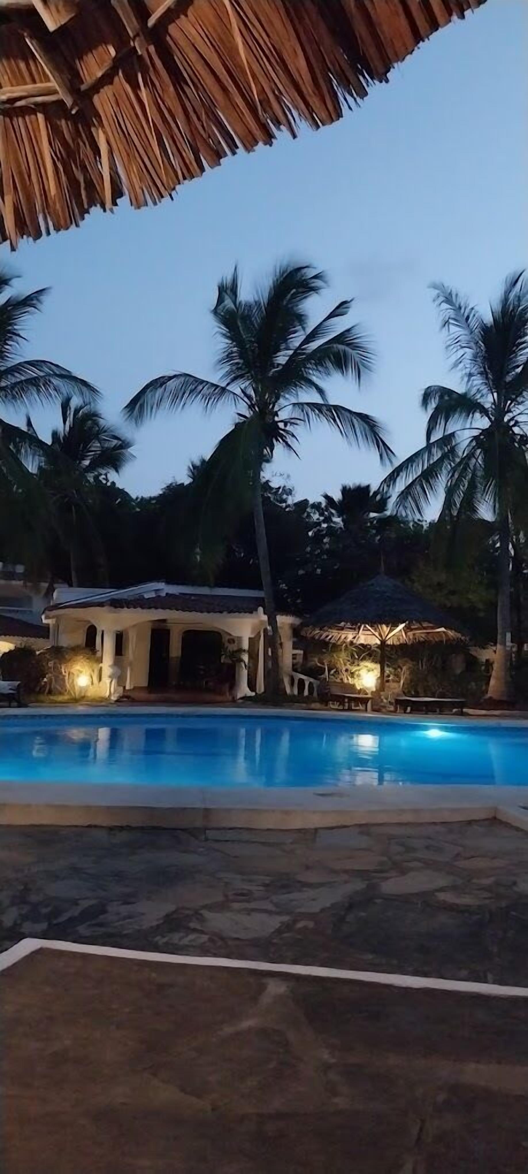 حمّام سباحة خارجي