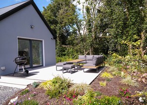 Outdoor dining - Willow, Clifden, Connemara (Clifden)