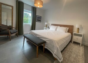4 bedrooms, iron/ironing board, WiFi, bed sheets - Willow, Clifden, Connemara (Clifden)