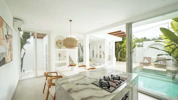 Villa, 2 Bedrooms, Private Pool, Pool View | In-room dining