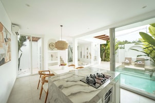 Villa, 2 Bedrooms, Private Pool, Pool View | In-room dining