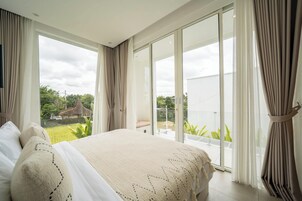 Villa, 2 Bedrooms, Private Pool, Pool View | In-room safe, blackout drapes, WiFi (free), bed sheets