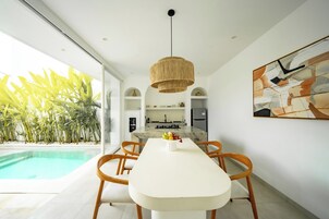 Villa, 2 Bedrooms, Private Pool, Pool View | In-room dining