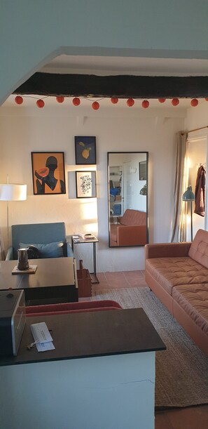 Living area - 2p apartment near Château Grimaldi on the Côte d'Azur (Cagnes-sur-Mer)