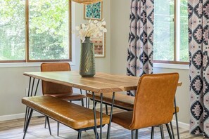 Dining - Hot Tub Home In South Bloomingville (South Bloomingville)
