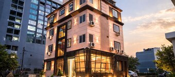 Signum CityScapes SKY Boutique Hotel - Indore