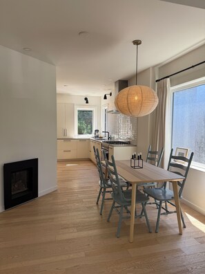 Unclassified image, 3 of 9, button