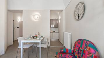 Standard-Apartment, Mehrere Schlafzimmer, Meerseite (Garibaldi) | Speisen