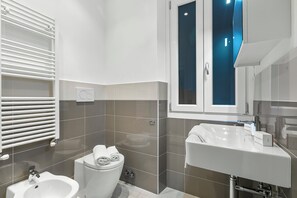 Bathroom - Garibaldi (Loano)