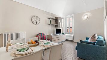 Standard-Apartment, 1 Schlafzimmer, Meerseite (Garibaldi) | Wohnbereich