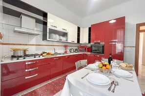 Family Apartment, Multiple Bedrooms (Aliu) | Private kitchen - SV - Aliu (Savona)