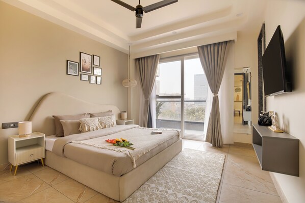 Superior Apartment, Balcony | Desk, iron/ironing board, free WiFi