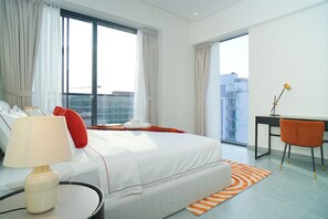 2 bedrooms, iron/ironing board, Internet, bed sheets - Designer 1BR+Studywith  DIFC Skyline View &  Pool+Gym (Dubai)
