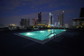 Pool - Designer 1BR+Studywith  DIFC Skyline View &  Pool+Gym (Dubai)