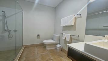 Standard Studio | Bathroom