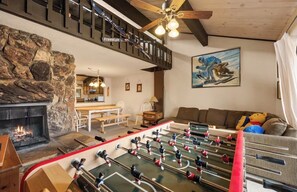 Games room - Snow Summit Condo - Steps to Ski Lifts at Snow Summit - 5 min to Village (Big Bear Lake)