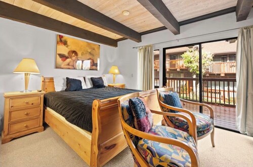 Snow Summit Condo - Steps to Ski Lifts at Snow Summit - 5 min to Village