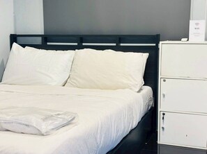 Double Room, Shared Bathroom | Free WiFi - Sukum Huai Khwang Guest House  (Krung Thep Maha Nakhon)