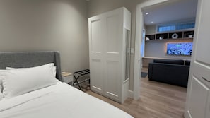 Unclassified image, 5 of 20, button