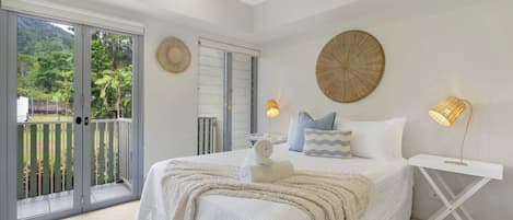 2 bedrooms, desk, iron/ironing board, travel crib