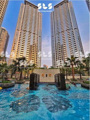 Outdoor pool - Alona By SanLiving - 2BR - HubLife Mall (Jakarta)