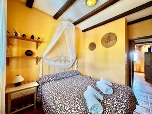 5 bedrooms, individually furnished, bed sheets - Apartment in Galapagar With Pool and Garden (Galapagar)
