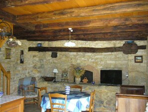 Comfort House, 1 Bedroom | Dining - Pleasant Holiday Home in Salviac With Swimming Pool (Salviac)