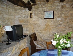 Comfort House, 1 Bedroom | Living room - Pleasant Holiday Home in Salviac With Swimming Pool (Salviac)