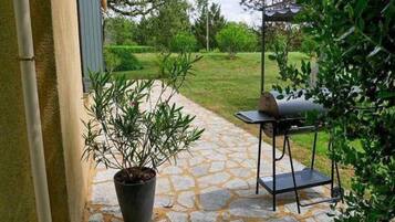 Classic House, 2 Bedrooms | Garden