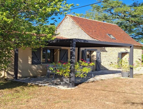 Pleasant Holiday Home in Salviac With Swimming Pool