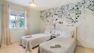 Classic House, 2 Bedrooms | 3 bedrooms, individually furnished, iron/ironing board, bed sheets