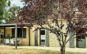 Classic House, 2 Bedrooms | Exterior - Pleasant Holiday Home in Salviac With Swimming Pool (Salviac)