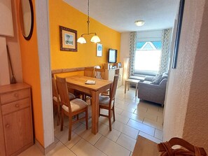 Classic Apartment, 2 Bedrooms | Living room - Feriendomizile auf der Insel Poel (Insel Poel)
