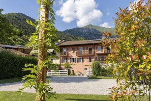 Classic Apartment, 2 Bedrooms | Garden - Apartment in Mezzolago by Lake Ledro (Ledro)