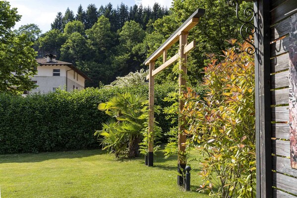 Classic Apartment, 2 Bedrooms | Garden - Apartment in Mezzolago by Lake Ledro (Ledro)