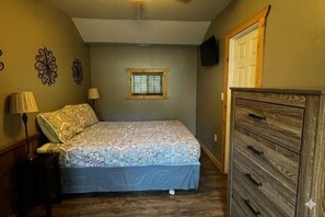 1 bedroom, free WiFi, bed sheets - Silvershield Suite - Perfect 1-bedroom bungalow with AC in enchanting Ouray. (Ouray)