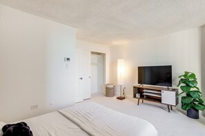 Unclassified image, 3 of 27, button - Long-Term Stay in Dtwn Denver! Walkable Condo (Denver)