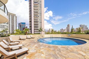 Pool - Waikiki 2BR, 2Parking, W/D in units, Ocean &Diamond head view with 1100sq Lanai! (Honolulu)
