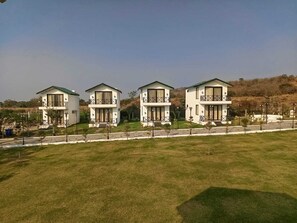Exterior - Solana Hills Retreat by Signum (Dr. Ambedkar Nagar)