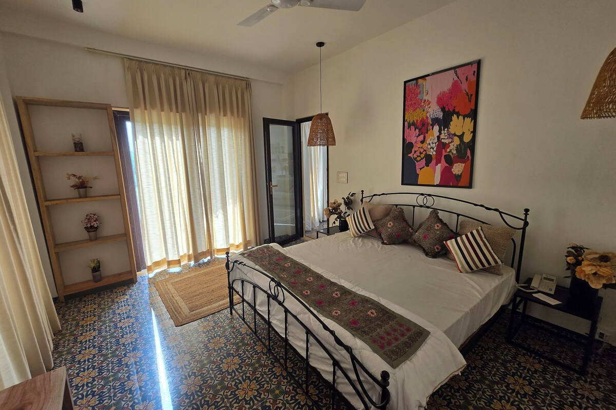 Suite, Patio, Hill View | Desk, laptop workspace, blackout curtains