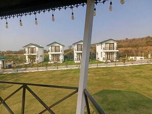 Property grounds - Solana Hills Retreat by Signum (Mhow)