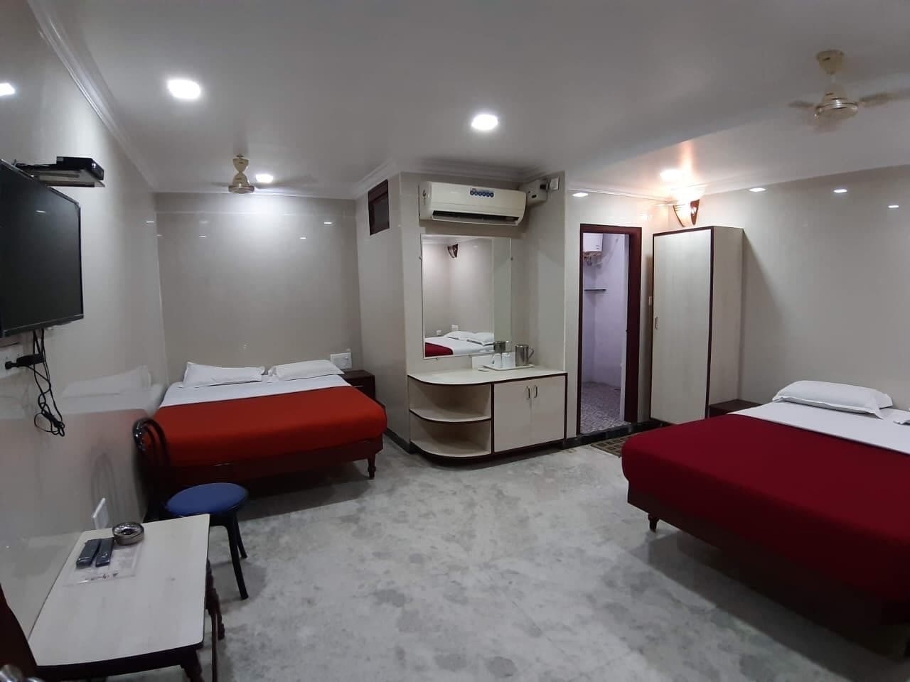 Deluxe-sviitti | Työpöytä, ilmainen Wi-Fi