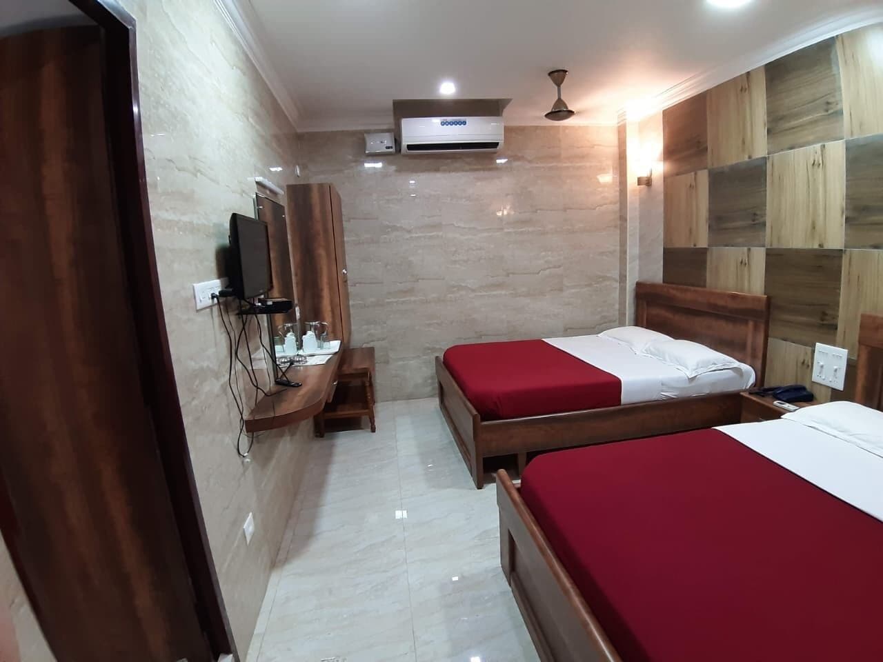 Premium bedding, desk, free WiFi, bed sheets