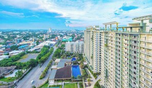Exterior - 1 bedroom Verdon Parc 6floor with balcony (Davao City)