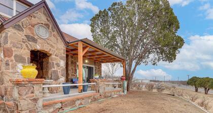 3 Mi to Dtwn: Wichita Falls Gem w/ Private Sauna!