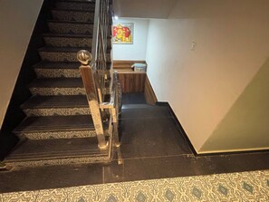 Gambar tidak terklasifikasi, 3 dari 42, tombol