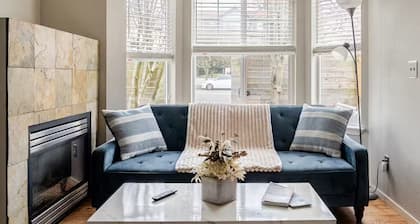 Perfect 3-bedroom 3.5-bathrooms townhome in Greenwood with parking and rooftop