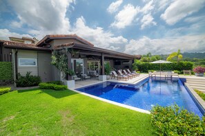 Interior - Casa Ohana 5 Bdrs Ocean View in Los Suenos (Jacó)